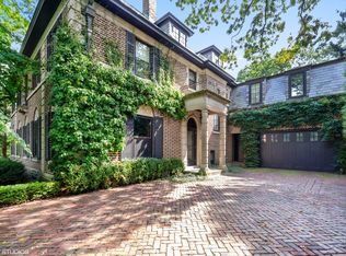 2888 Sheridan Pl, Evanston, IL 60201