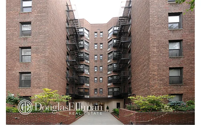 Sold by Douglas Elliman | media 21