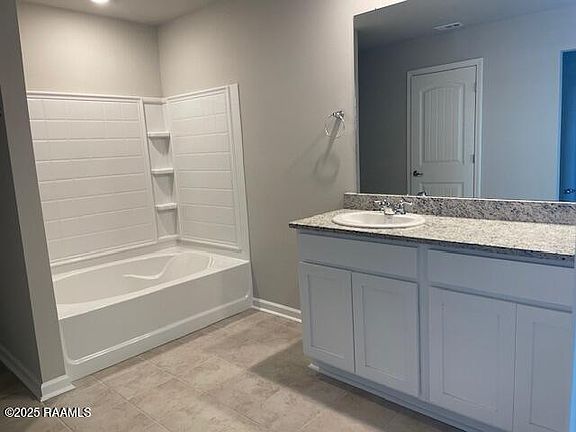 3rd image of 1613 Highland Dr