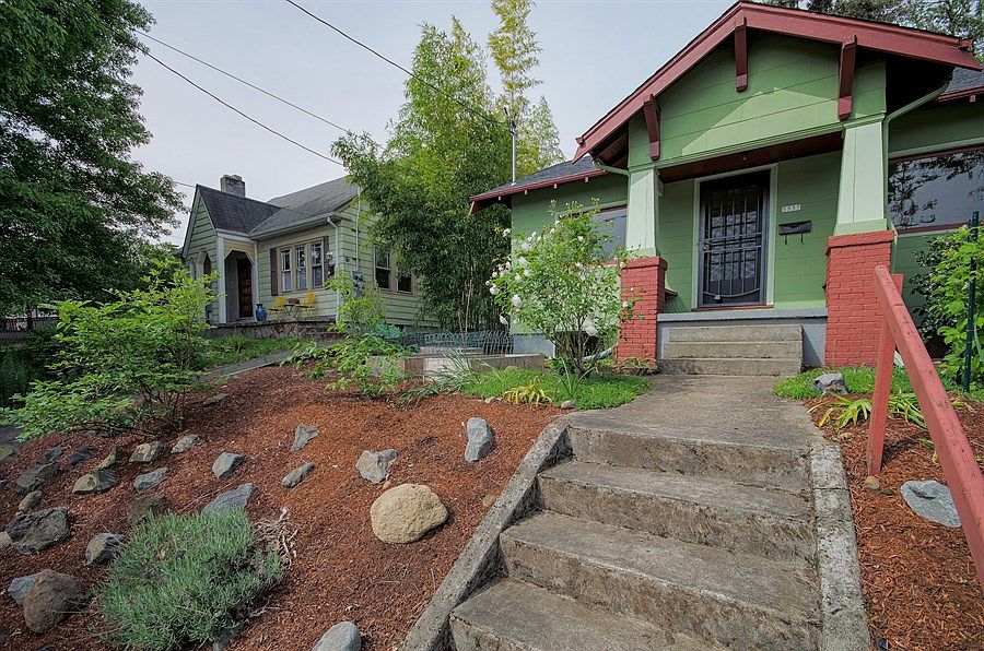 2nd image of 5835 NE 11th Ave