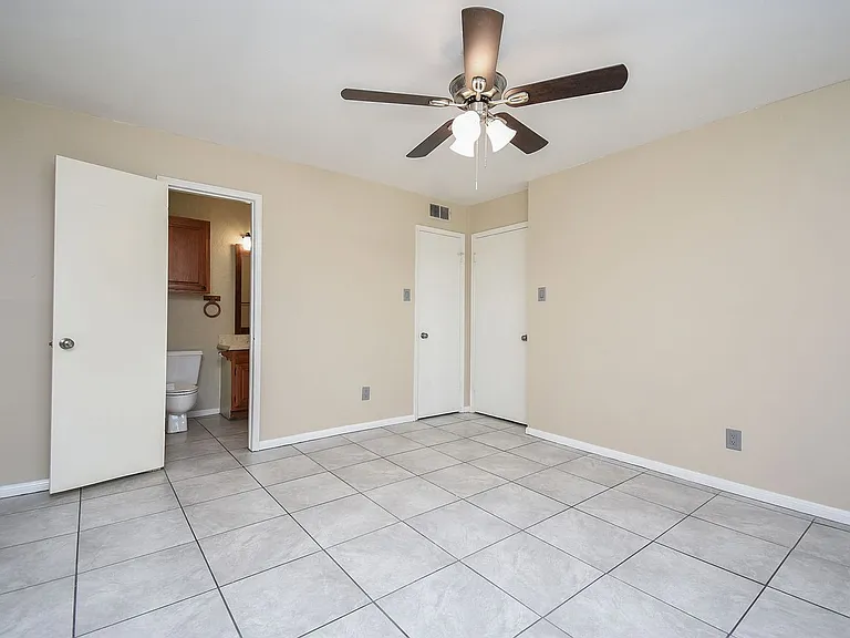 2507 Montrose Blvd #22 — Photo 28