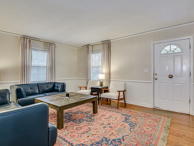 904 Highland Ave — Photo 8