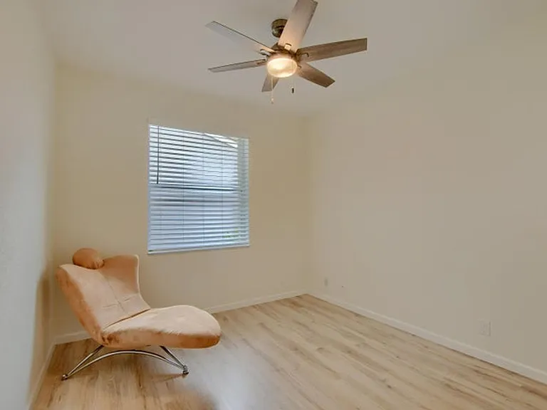 1225 E Magnolia Cir — Photo 12