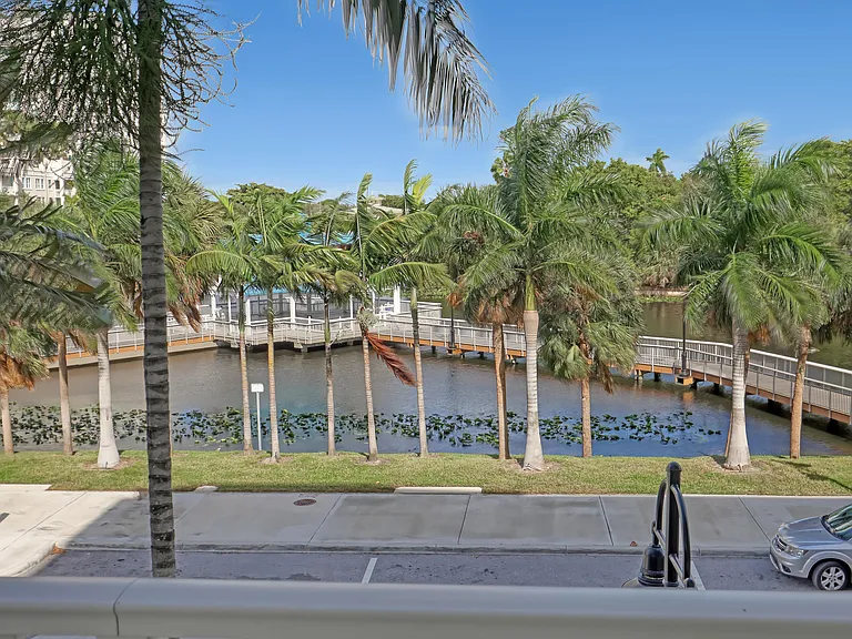 700 E Boynton Beach Blvd #312 — Photo 6