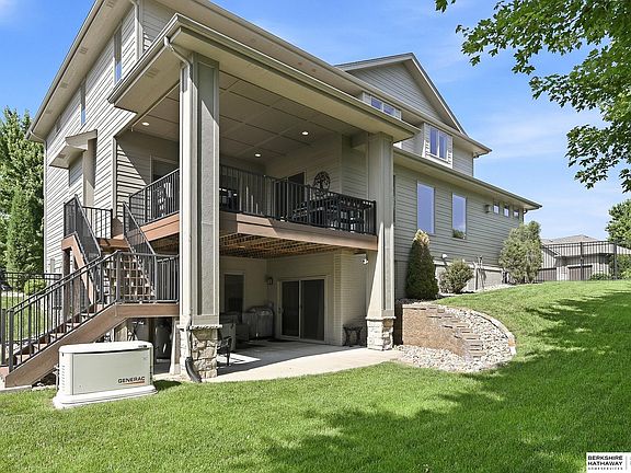 4th image of 19903 Logan Cir