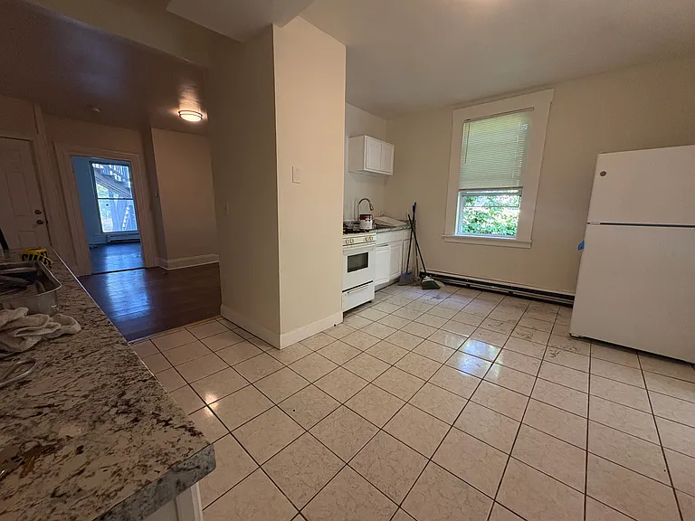 8 Hammond St #1 — Photo 9