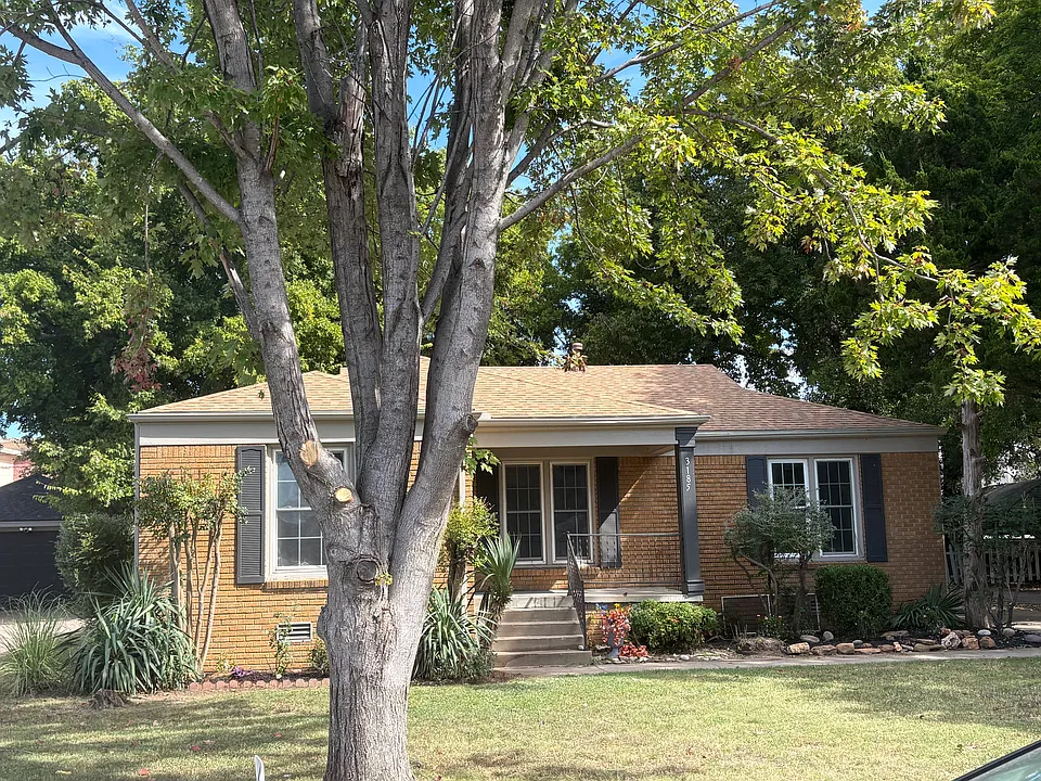 3185 E 21st Pl