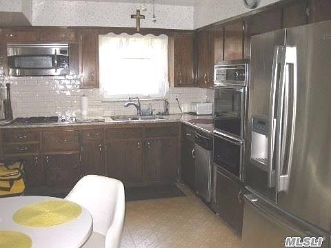 3rd image of 57 Violet Ave