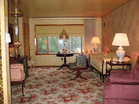 1st Floor Living Room