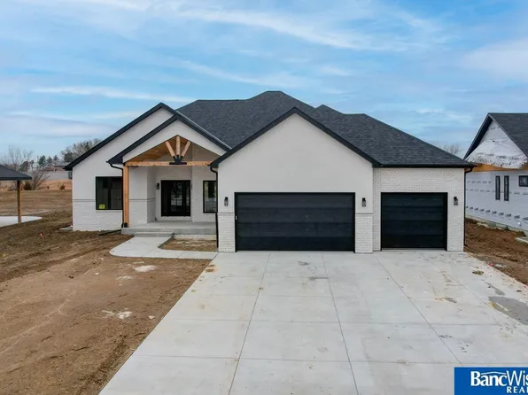 9649 Topher Blvd, Lincoln, NE 68526