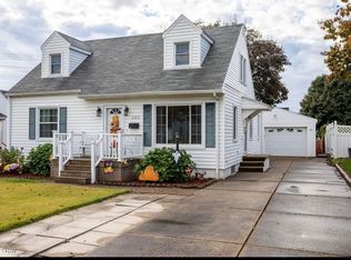 682 E Catawba Ave, Akron, OH 44306