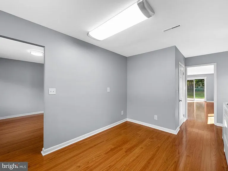 7225 Fairbrook Rd — Photo 8