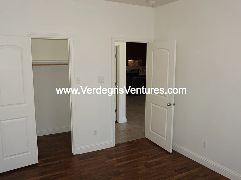 236 S Scott St #76028 — Photo 4