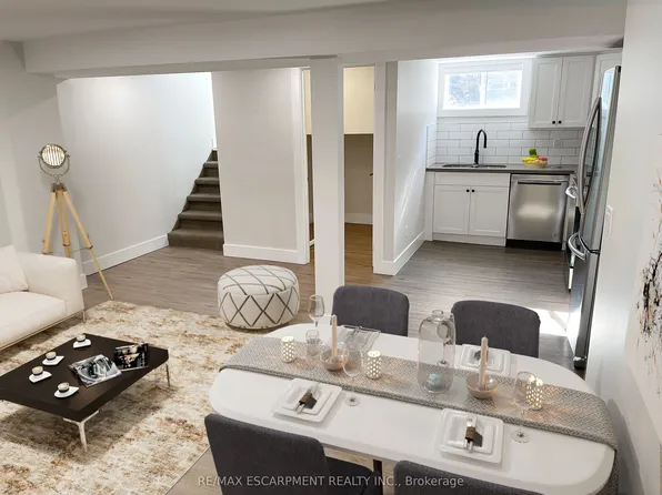 8 Alderney Ave #2, Hamilton, ON L9A 2A5