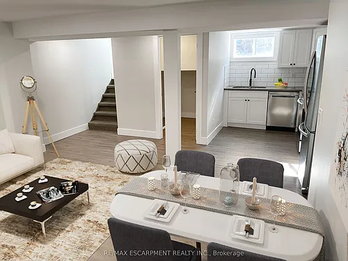 8 Alderney Ave #2 Photo 1
