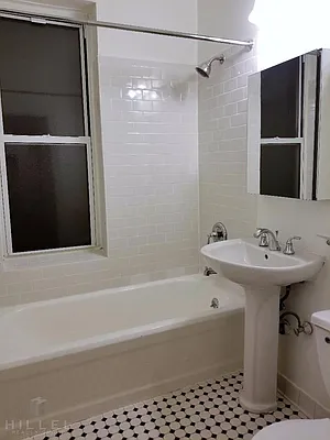 Rented by Hillel Realty Group | media 15