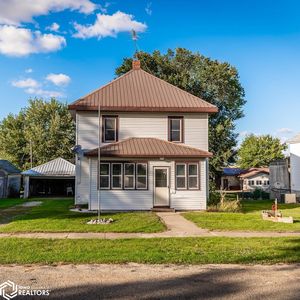 207 1st St, Gladbrook, IA, 50635