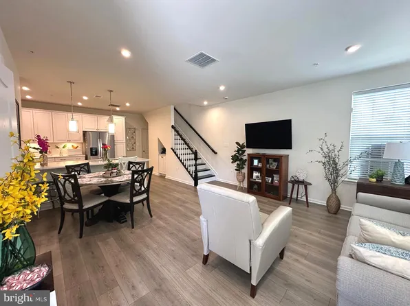 9402 James Macgowan Ln #611, Owings Mills, MD 21117