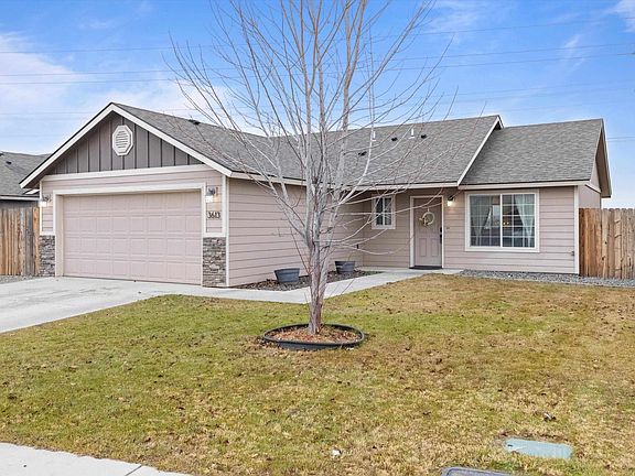 2nd image of 3613 Estrella Dr