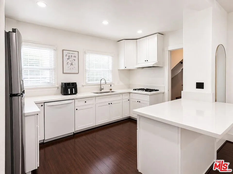 2421 3rd Ave