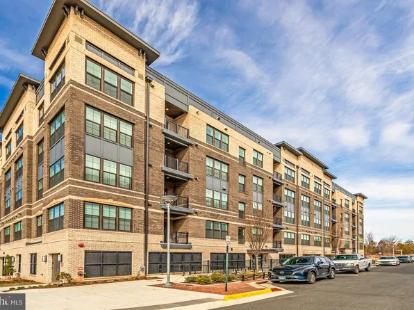 2320 Field Point Rd Unit 4-404, Herndon, VA 20171