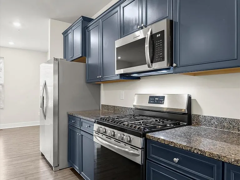 304 Sweetbay Rd — Photo 17
