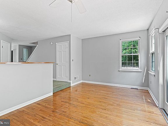 5th image of 360 Park Ln
