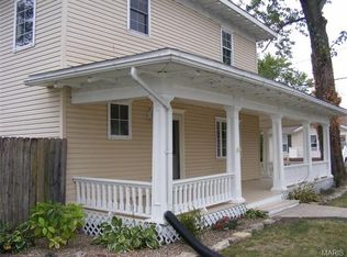 220 W Champ Clark Dr, Bowling Green, MO 63334