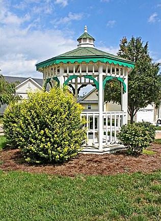 Beautiful gazebo in the middle of the cul-de-sac.