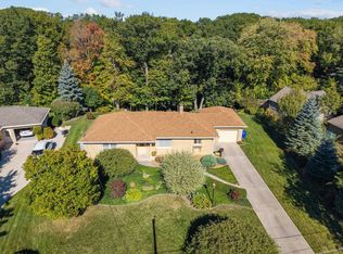 32 Garden Ct, Appleton, WI 54915