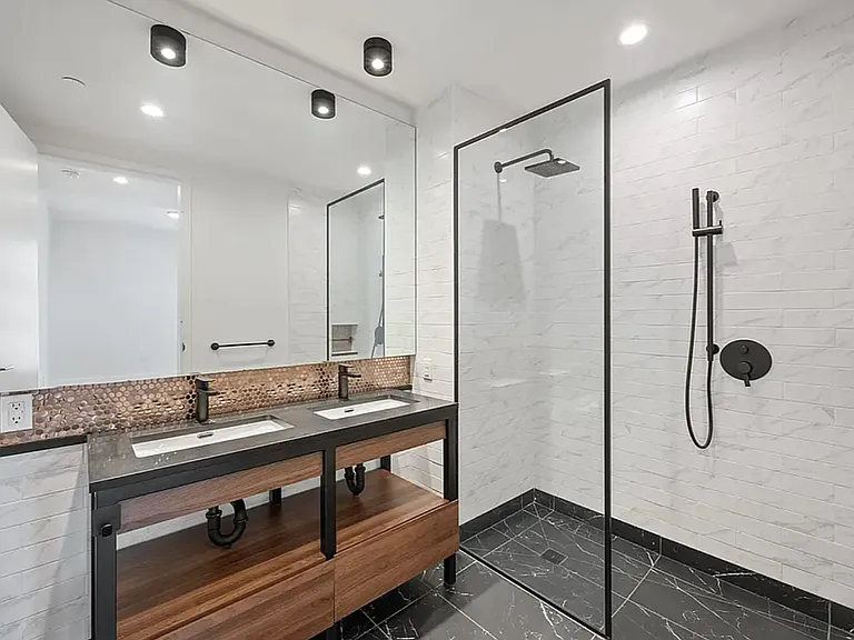 224 W 124th St #1300 — Photo 12