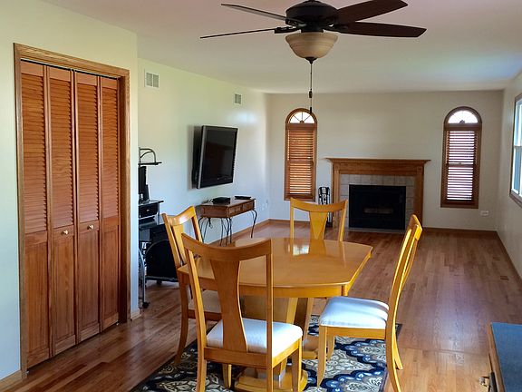 2nd image of 661 Dartmouth Ln