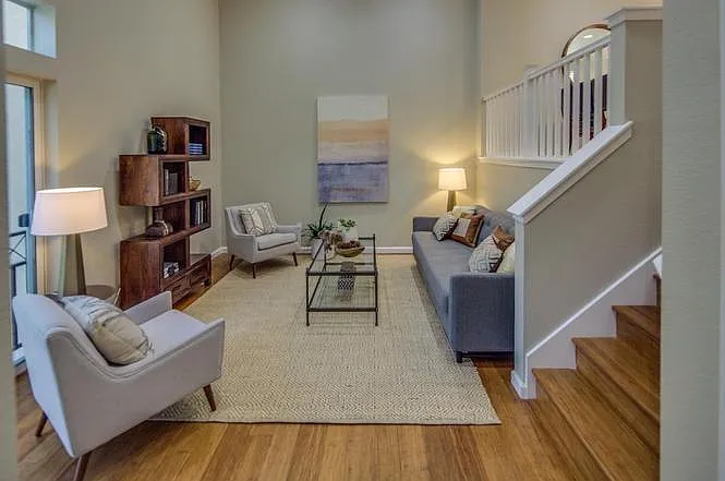 424 Kent Dr — Photo 1