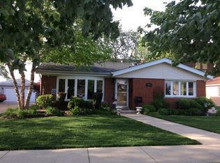 5912 W David Ct, Oak Lawn, IL 60453