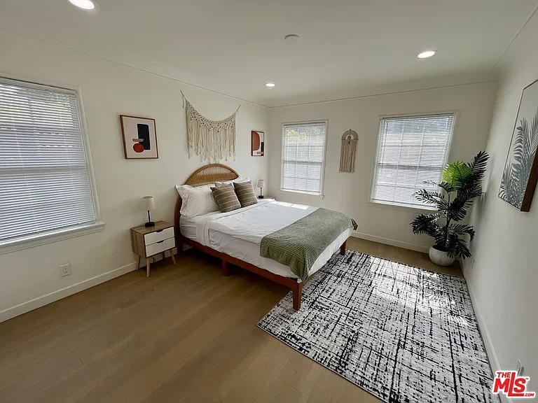 1825 Stearns Dr — Photo 14