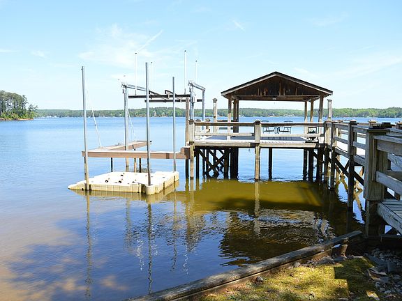 3rd image of 1688 Mallard Point Ln