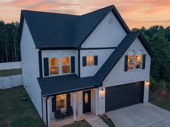 721 Petree Rd, Winston Salem, NC 27106