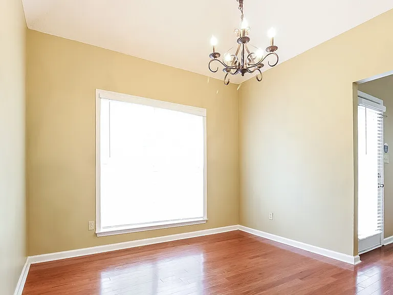 10156 Lynham Dr — Photo 6