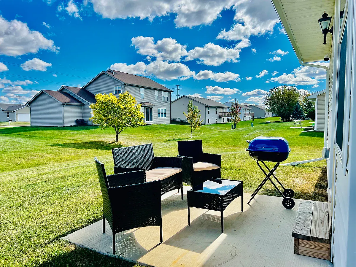 3 bed, 1200 sqft, $7,900 — Photo 4