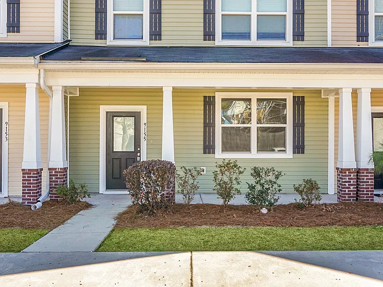 9155 Parlor Dr — Photo 2