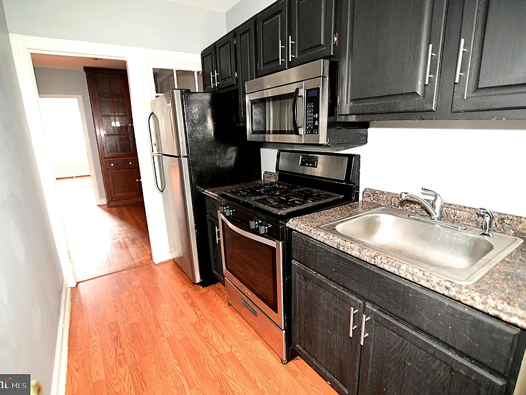 713 Hamlin St NE #1 — Photo 5