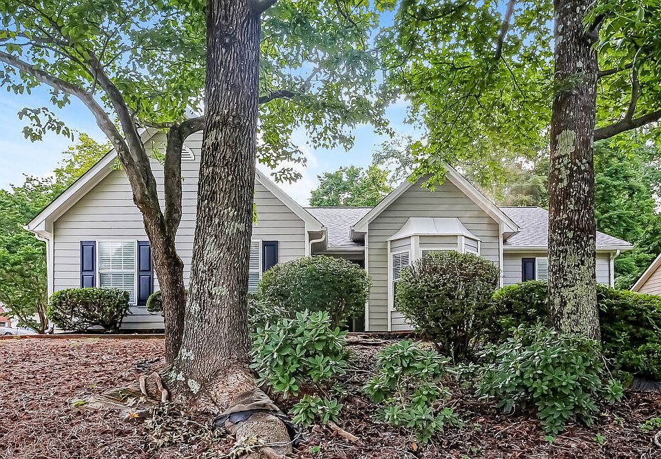 1st image of 275 Paris Dr
