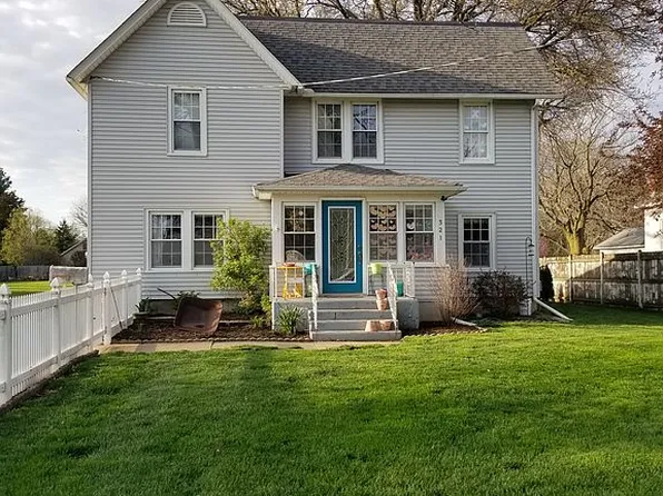 321 E Park St, Geneseo, IL 61254