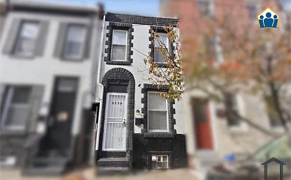 2530 Collins St — Photo 2