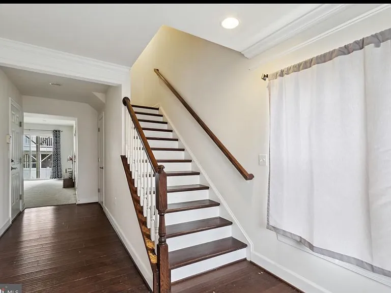 Caledonia Meadow Dr — Photo 8