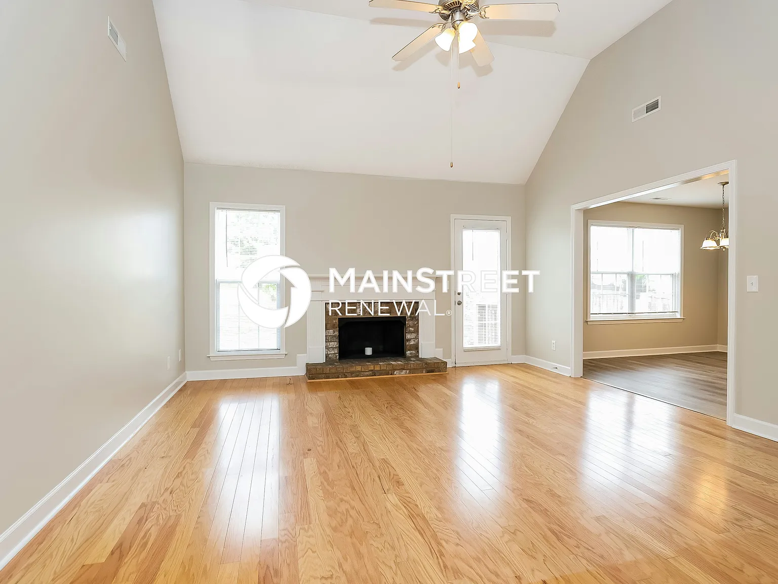 2274 Dewey Dr — Photo 3