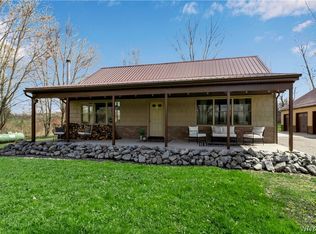 7655 Tesnow Rd, Akron, NY 14001