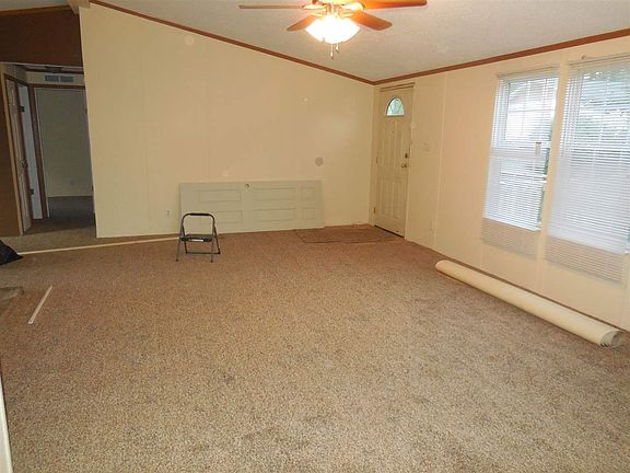3rd image of 3007 Dixie Dr SE
