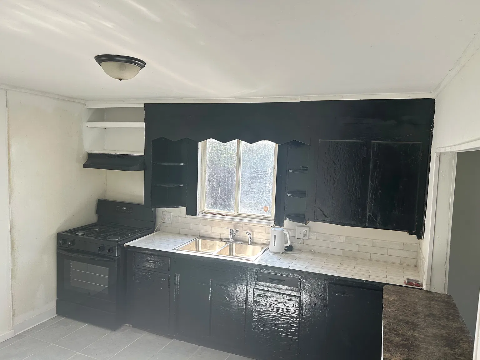 4 bed, 1.5 bath, 1420 sqft, $1,600 — Photo 3