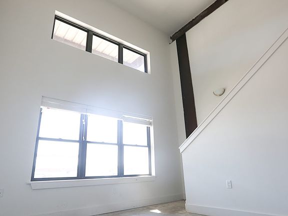 5th image of 2450 Roosevelt Ave APT 182